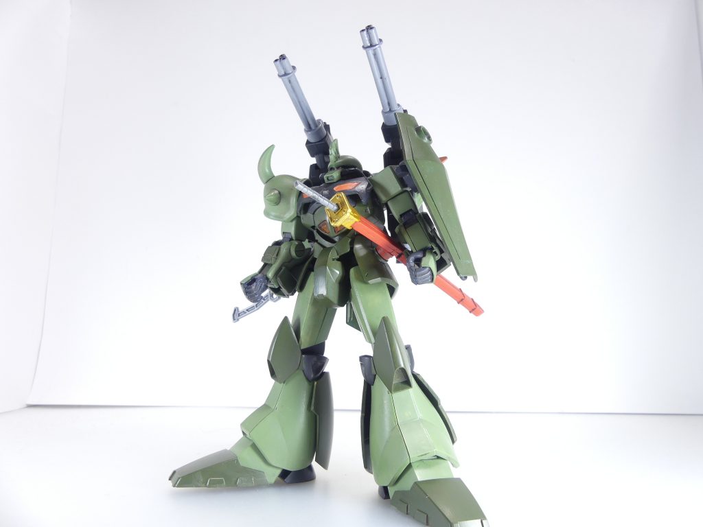 【ガンプラデータ】ベース：グフ・バサラ（第54改参照）追加パーツ：HGBD ガルバルディリベイクHGBC ヴァリュアブルポッドHGBD:R マーズフォーウェポンズBB戦士　ファーストガンダム大将軍　など今回は簡単に。第54改で登場したキルシュのグフの改造タイプです。初代であるバサラから本体は変えずにパーツを追加・変更。より接近戦向けタイプに仕上げました。当初は武装追加のみのプランで考えていましたが、相方・リゼル・ミオと高さを合わせるために足回りも変更しています。