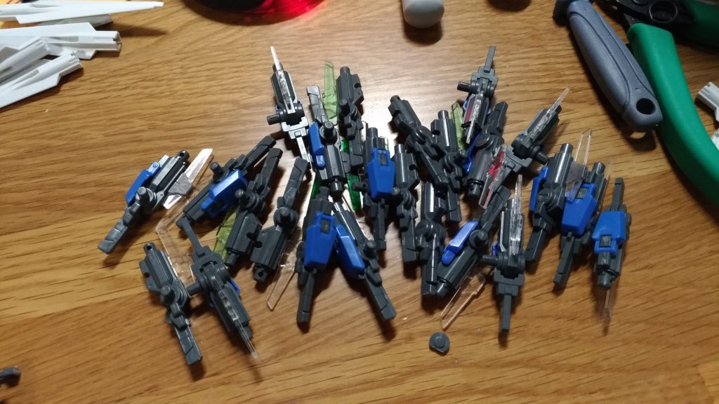 特に使う予定が無かったので思い切って26本分のGNソードⅡ持ち手を