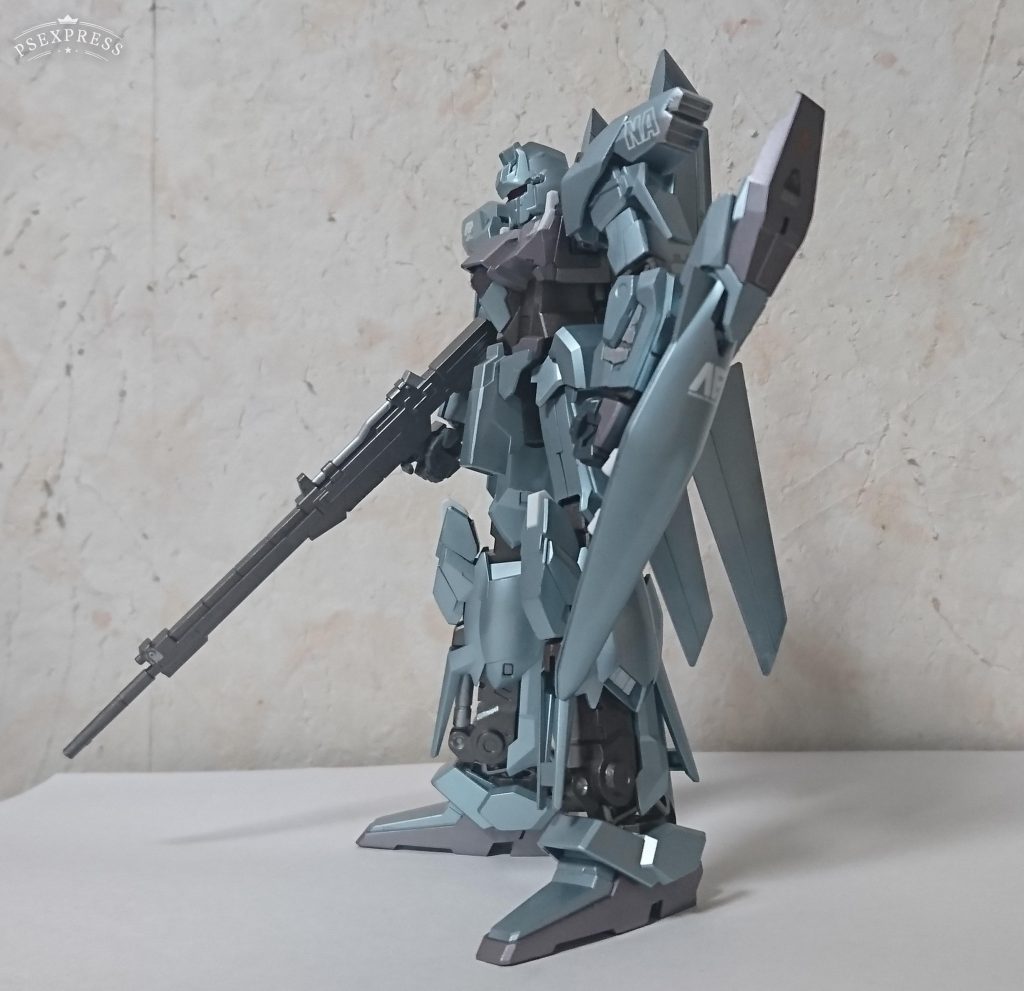 肩のスラスターはビルダーズパーツでディテールを作りました。