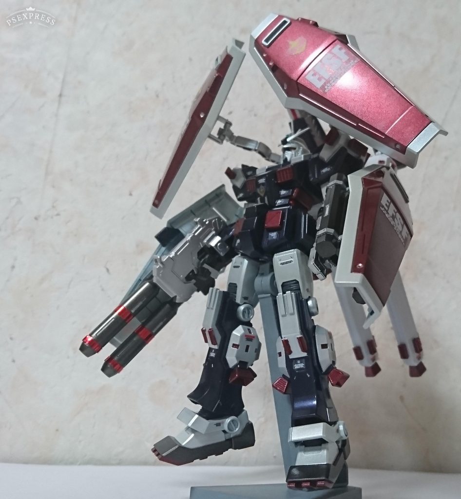 砲身の赤カラーはラピーテープで代用しました。