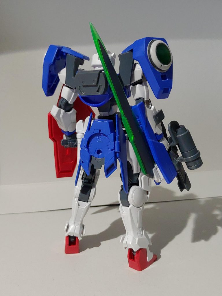 背面
バインダーに新型GNコンデンサー
背中に0ガンダムの粒子貯蔵タンク
腰にはスラスター兼ドライヴのバインダーがありGNドライヴを装備することが出来る