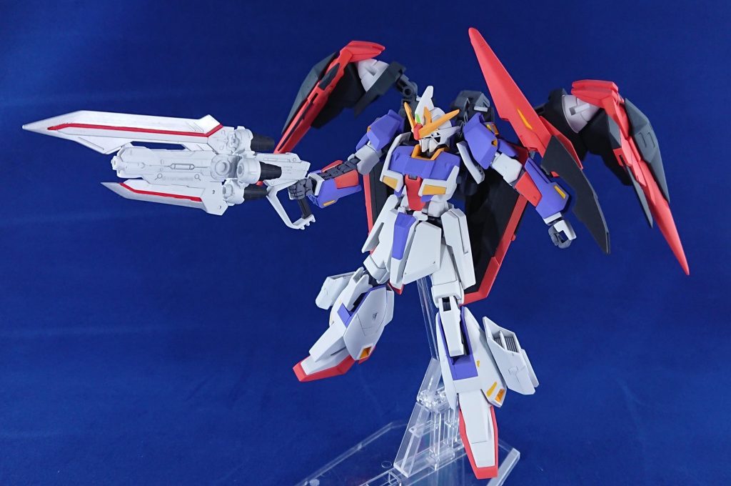 主な戦い方としては、カレトヴルッフを使用しての近～中距離戦。
カレトヴルッフは近接と遠距離両方の武装を兼ね備えているので便利ですね。
防御面でもGNドライブを搭載しているのでGNフィールドも使用可。
切り札としてトランザムも使用可能。
(但し、使用可能時間は僅か１分という設定です。)