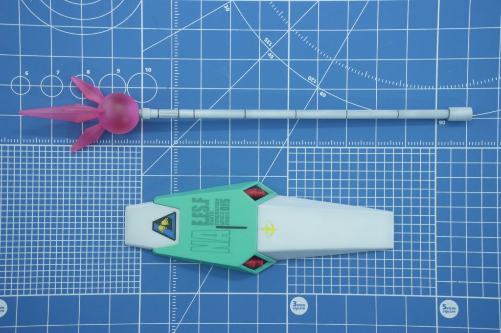 ## UC装備 完成
研磨したりデカール貼ったり…でビームジャベリンとジェガンシールドは完成!