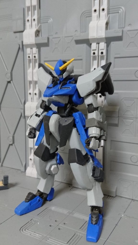 2016年春頃製作
ASW-G-00なので試作実験機という形にしています。なので正式機より性能が劣るガンダムフレームの中での最弱機体です。
この頃はサタナキアという名称でした。かなり雑ですが当時としてはかなり頑張った方です。が、他作などのパーツをそのまま多用する事に自分で納得出来なくなり、この状態よりなるべく多用せず使っても原型をあまり残さぬように改修を行いました。