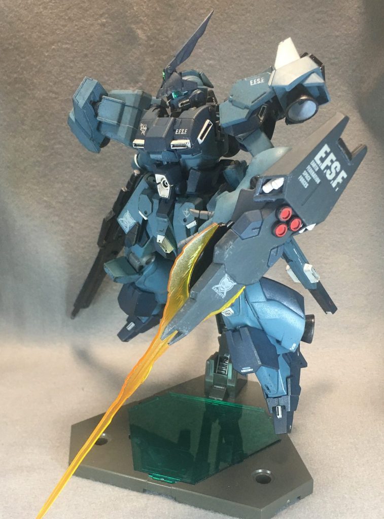 ライフル・メガ粒子砲・シールド・ミサイル・ファンネル・大型サーベルとサザビーの武装はおおよそ盛りました。