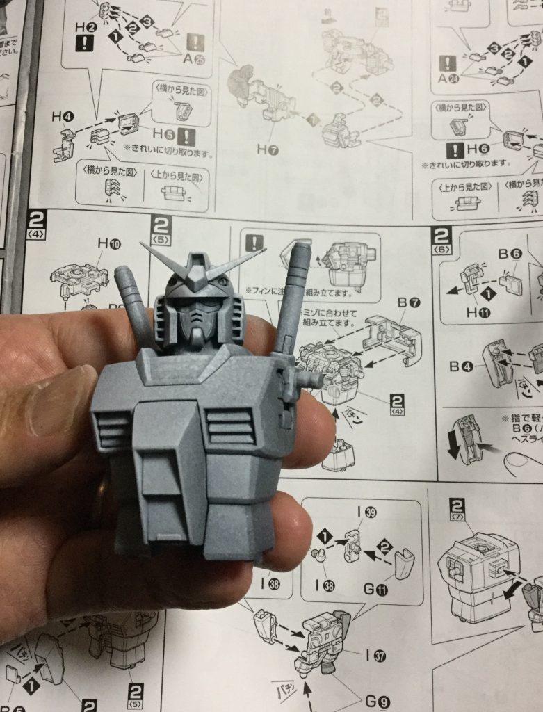 MGは部品数が多いので
ブロックごとに組み立てて
できたところから塗っていきました