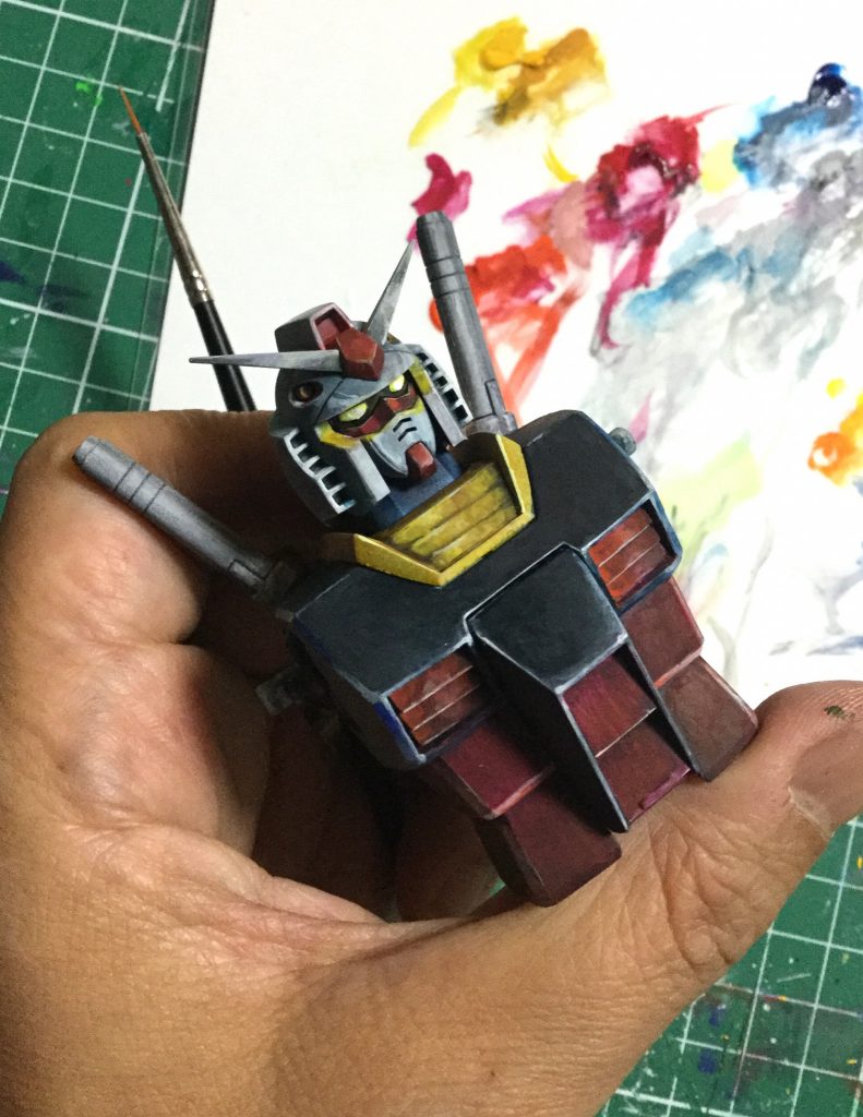 頭部と胸部を塗ったところ