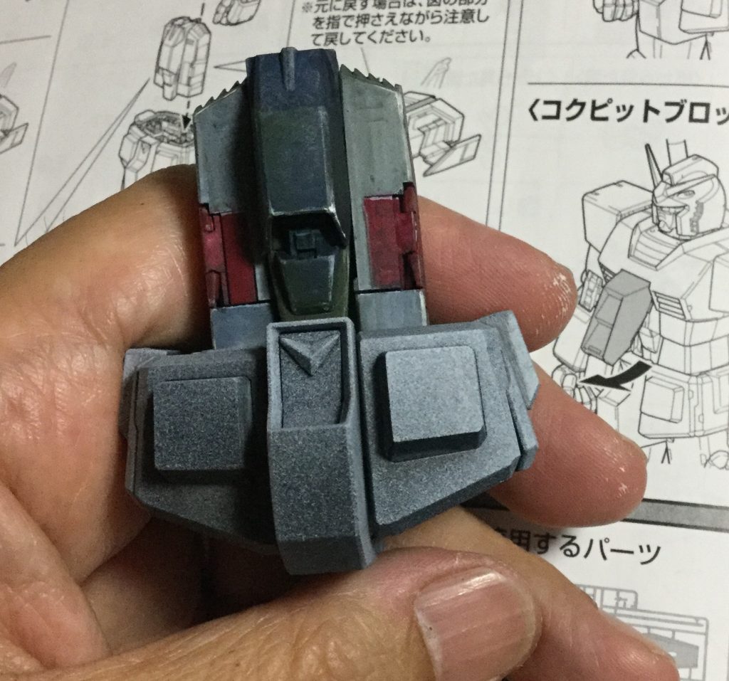 コアブロックを組んで塗って
腰部まで組み立てました