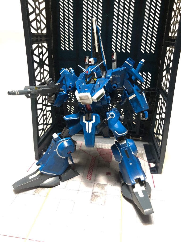 「オペレーター」敵影キャッチ。
連邦政府のレコン二機。バウとコピーゼータです。
特務隊の「β小隊」と思われますが奴らマヌケか？！「WBゲート」のダミー桟橋にアタックする様です。

「少佐」OKした。
たとえダミー桟橋でも核がぶつかれば被害もある。「Mk V」出るぞ。