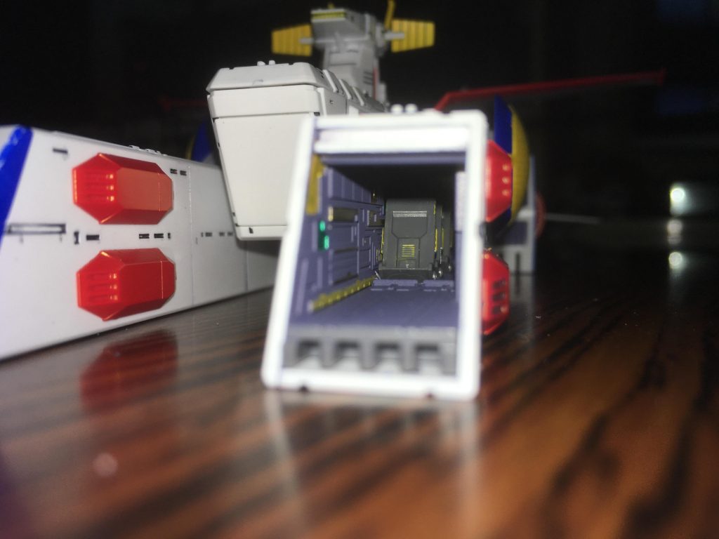 MS格納庫まで作り込みました