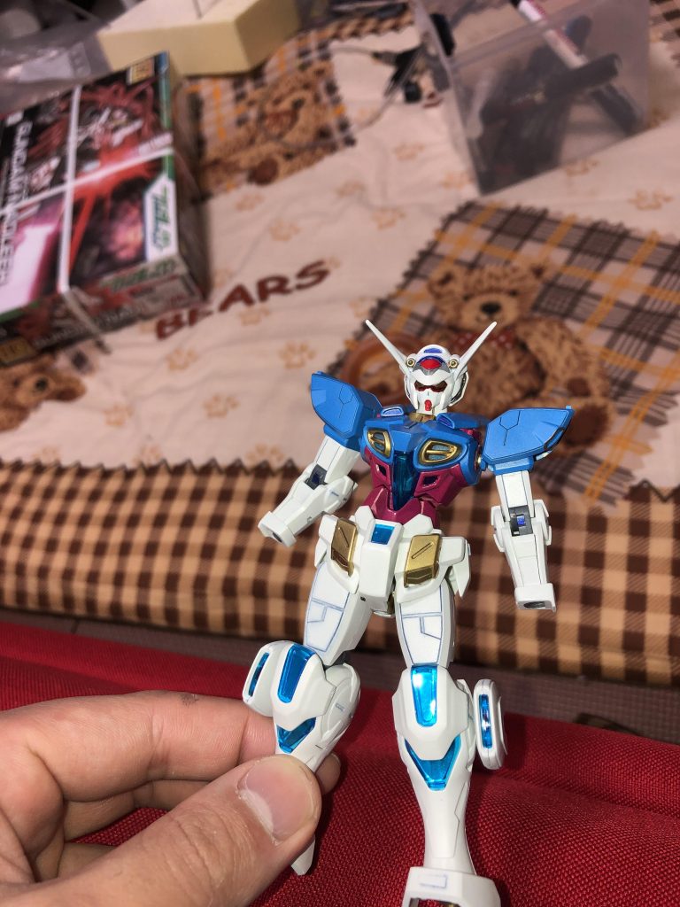 クリアパーツの下には銀シールを切って貼ってます