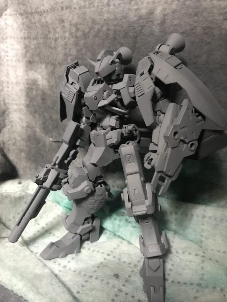 サフはアクリジョンベースのグレーにホワイトを混ぜたもの