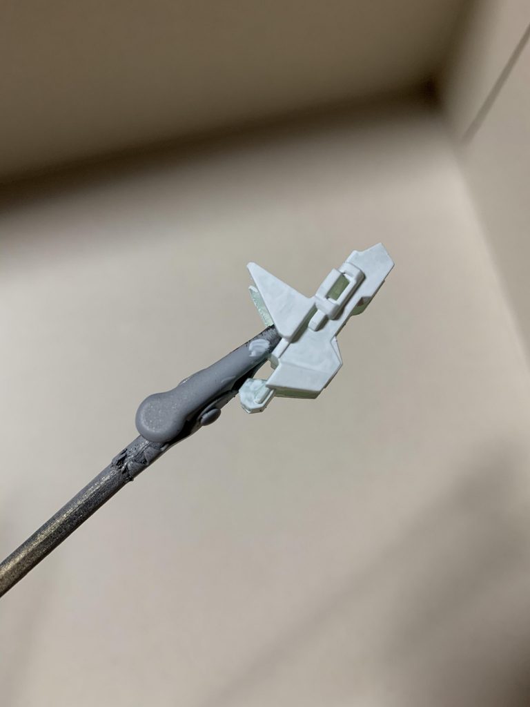 元のホワイトもシタデルカラーで筆塗りしています。
ホワイトの筆塗りは難しいですね…。