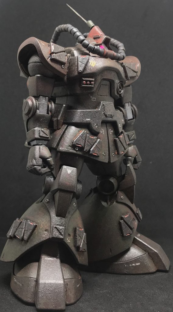 肩、胸、フロントアーマーの追加装甲もビルダーズパーツのMSアーマーを使用。
各パーツにメタルビーズでディテールアップ。
胸の拡散ビームはガトリングに変更しました。
手首もダクトパーツでカバーを付けました。