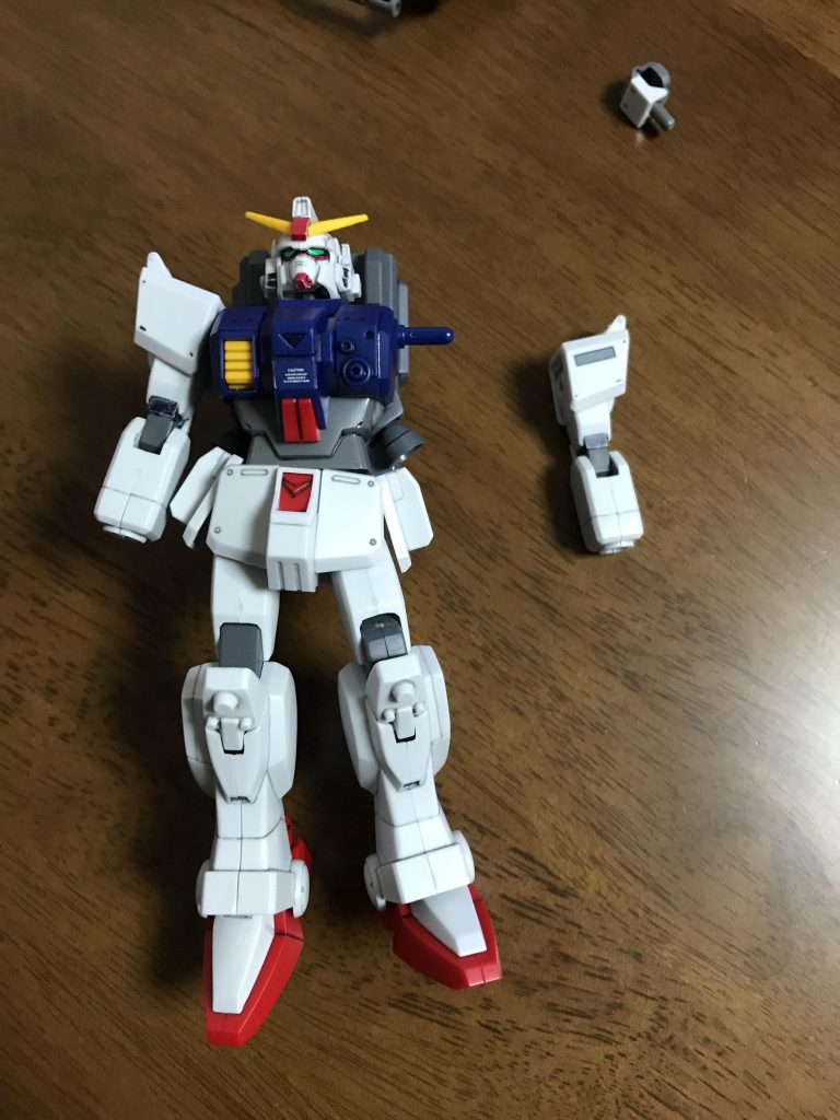 素組みの陸ガンです。
ここから、合わせ目消し、部分塗装、墨入れ、がっつりウェザリングしました。