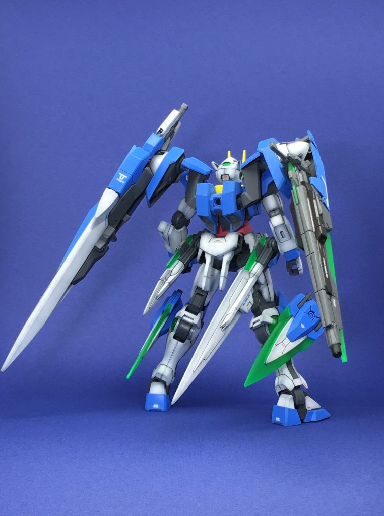 背面:セブソらしいトゲトゲ感....。
【GNソードⅡ(ロング・ショート)】は
それぞれ削り込みでシャープ化