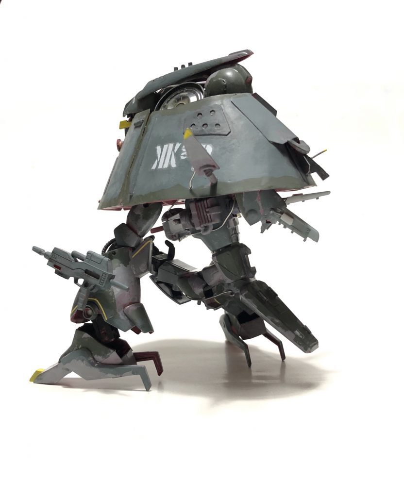 MA地上形態
着陸時はこの形態。
愛称はハーミットクラブ(やどかり)
巨大な棺桶が歩く様は異質。