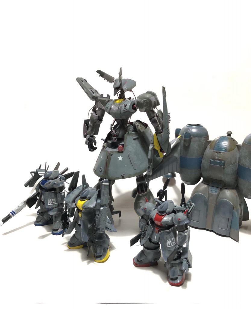 ズズーン!!
ハーミットクラブ「シグナルゴブリン首尾はどうか?」
ブルーゴブリン「は。稜線の向こうにジークフリート×2ジェガン×4の二個小隊です。」
イエローゴブリン「補給部隊は我が特殊部隊によって無力化に成功しましたが、後方10kmにはペガサスも居るようです。」
ハーミットクラブ「了解した。本機にてペガサスを強襲、沈黙を狙った後一時撤退。野戦に持ち込むぞ!」
「ラジャー」
「ヌーベルソヴィエト第八機械化旅団」独自連邦として赤化を掲げる独立部隊で国境線を拡大させる事が任務の強襲部隊。
バウンドドックを配備したヌーベルソヴィエト独立連邦はこの後、更なる強行な行為に及ぶ。