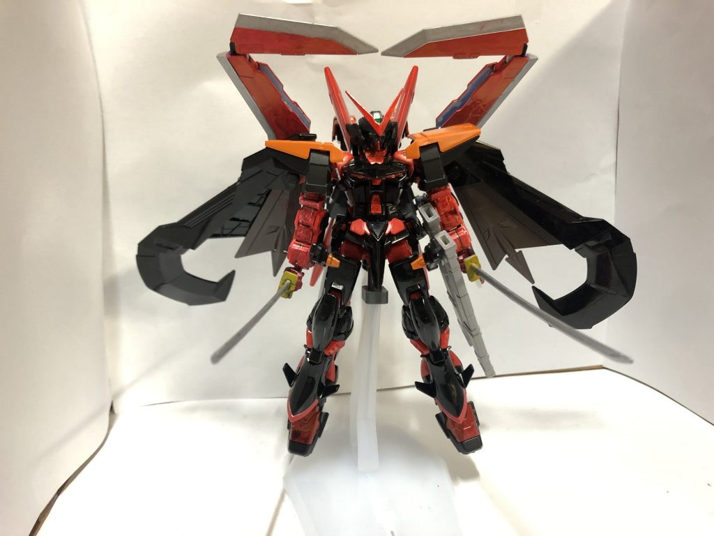 刀を2本装備させて後部のタクティカルアームズを展開！デルタフォームにできます(某三角系Vtuberのようだ)。刀はそれぞれ名前を持っており右手が攻撃専門の「攻刀ムラマサ」左手が守備専門の「守刀マサムネ」これは妖刀村正の圧倒的殺傷の呪いと政宗の人を殺すことではなく守るために使うという。意味合いからそれぞれとっています。