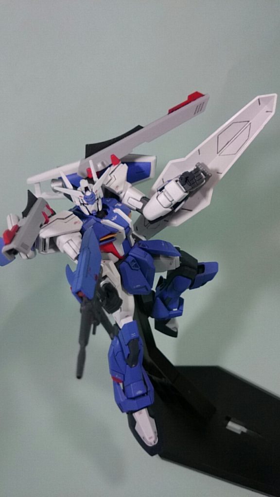 余ったSEED系HGで謎ガンダム–3枚目/制作者：tkt