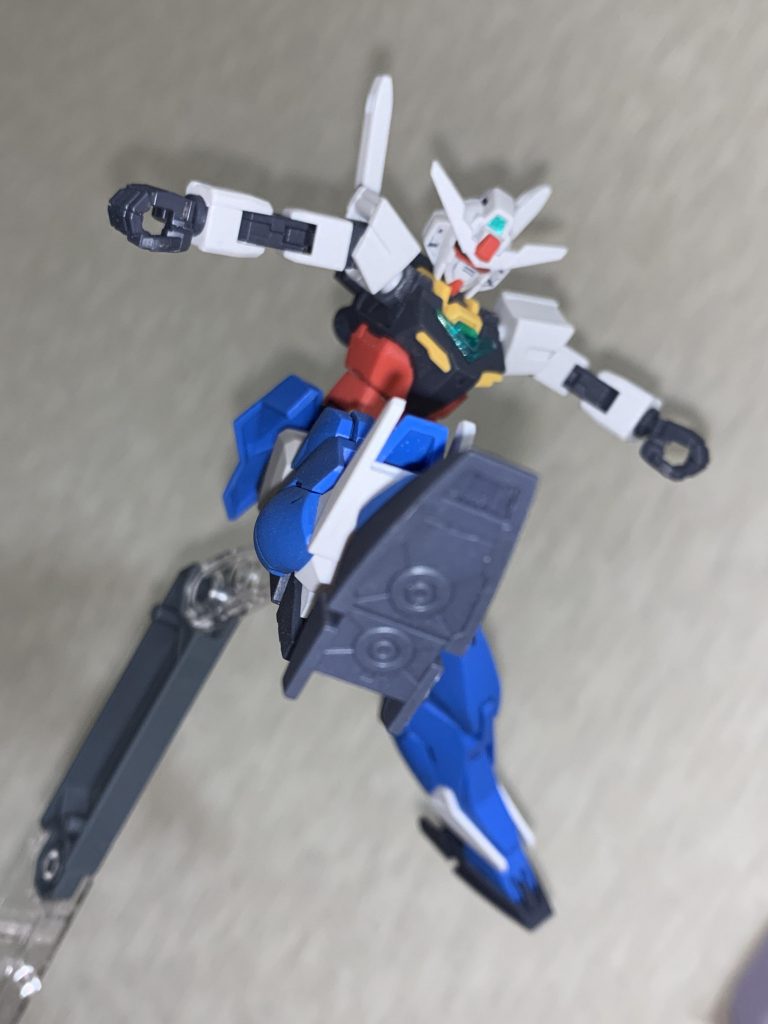 足だけくっつけ。スターウイニングの戦法を思い出しながら、コアガンダムもこういった戦法とるのかなって。