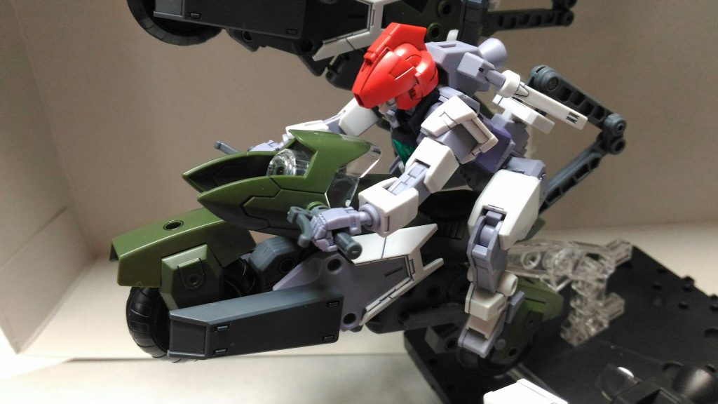 2号グリップ位置変更してみた。
そのため、一段と前傾姿勢が必要だったので腰パーツとふんどしパーツは取り外してます。