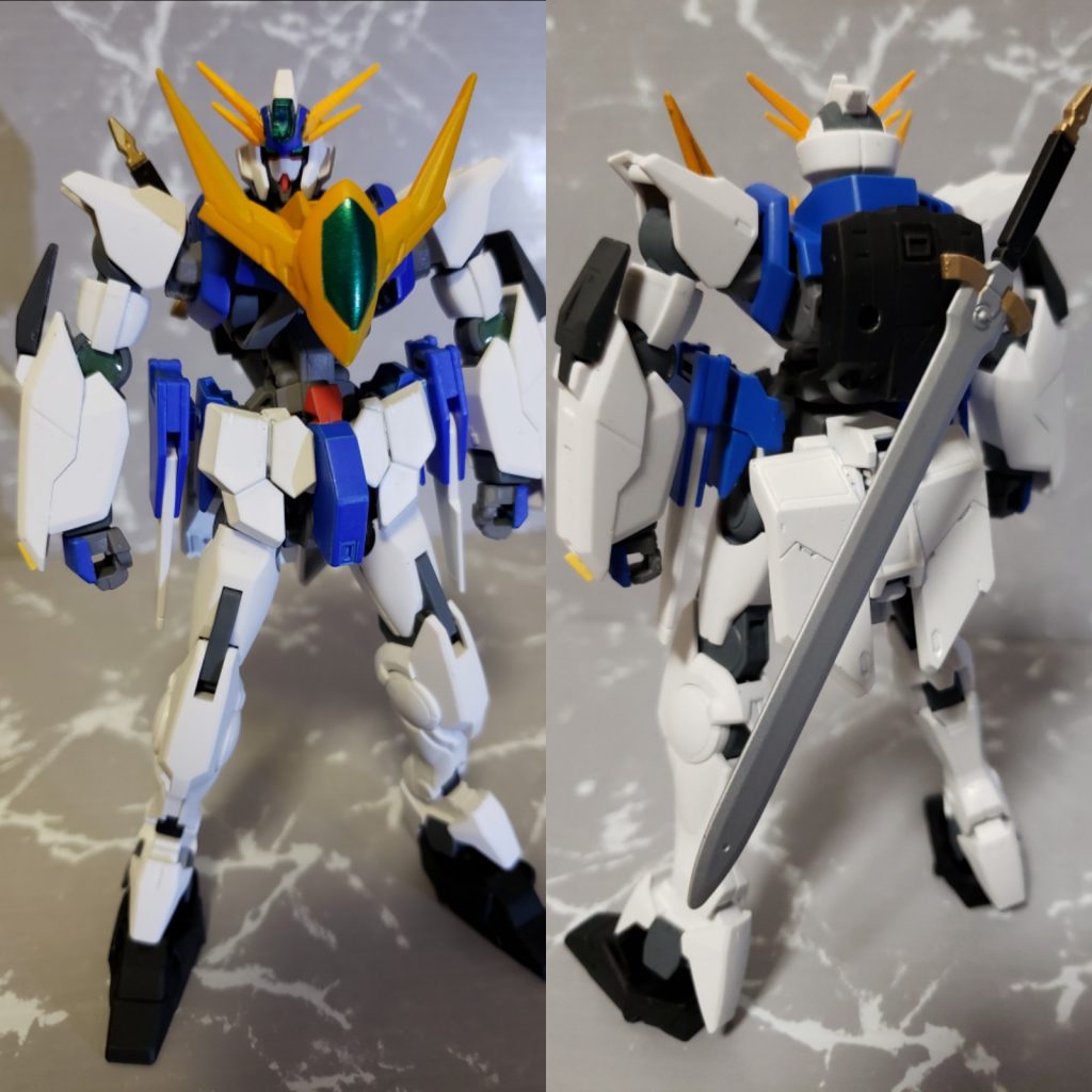 ガンダムブレイブ。メイン武器はロングソードのみだが、胸部のソウルクリスタルによって搭乗者の闘気を増幅して拳にのせて飛ばすといった戦いも可能である。