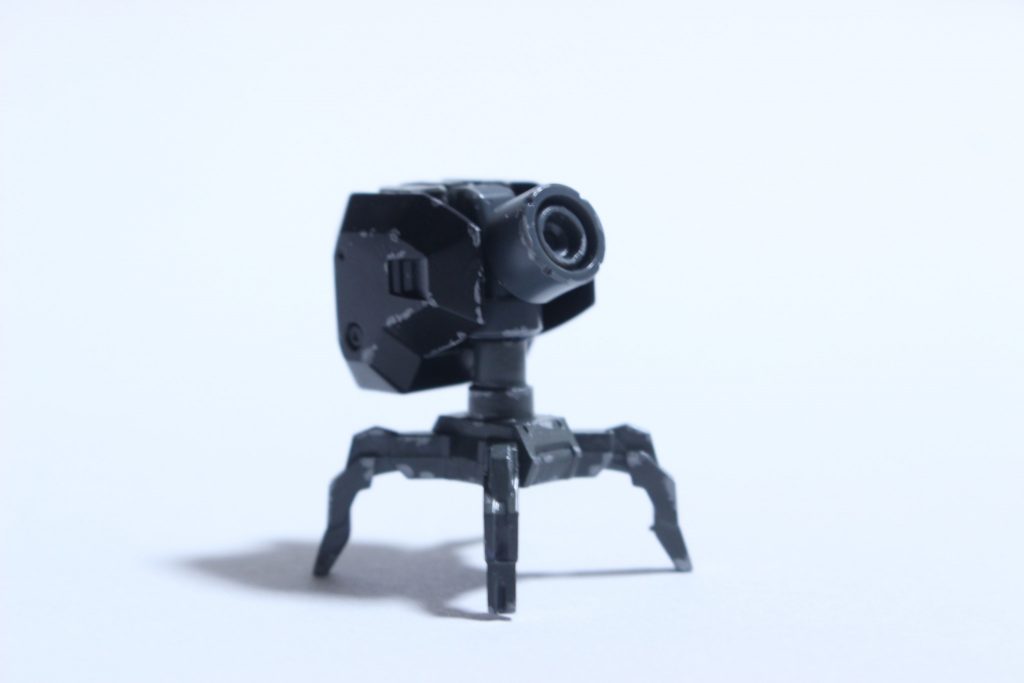 リアビュー
ウヴァルの肩をベースに、ガンダムAGE1,ビルドガンダムMk-2などのパーツを使って組み上げました。足はあまり覚えていませんが、おそらくガンプラではなく30MMの何かしらです。