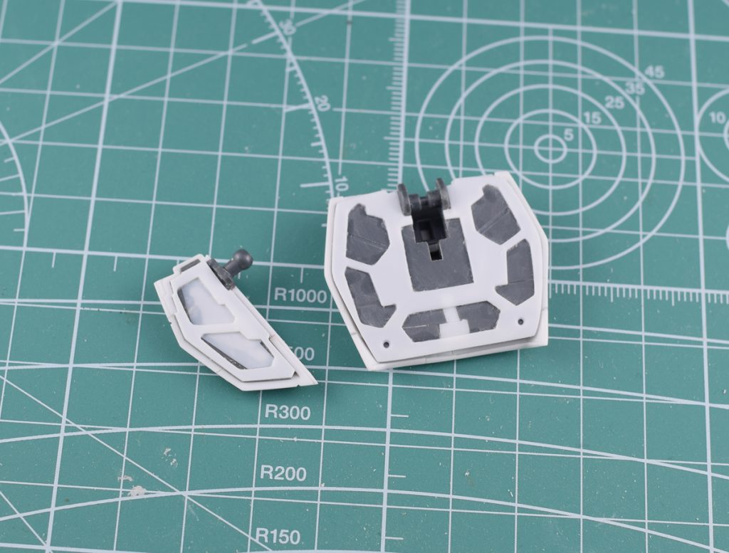 腰回り切った貼ったしているので裏面は作り直しです