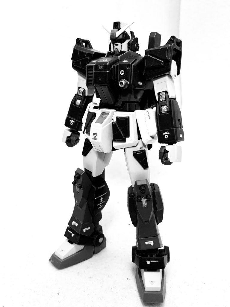 08小隊にシロー・アマダ少尉が着任した段階ですでに戦死しており、アプサラスとの交戦記録はなし。