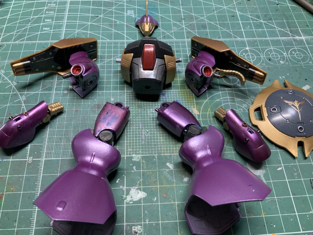 ムラが出ないよう薄く希釈した塗料を塗っては乾かしてと最初はきつかったです