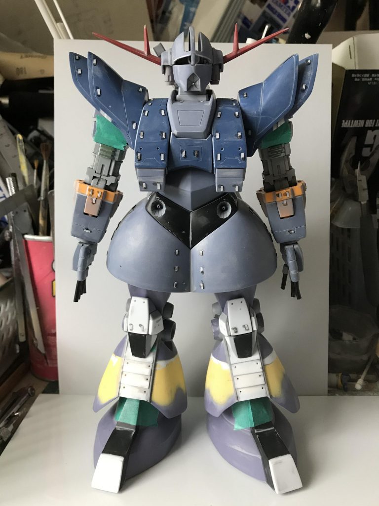 MGのパーフェクトジオングを見本にスネを作ってみました。
爪先は1ミリ延長してます。