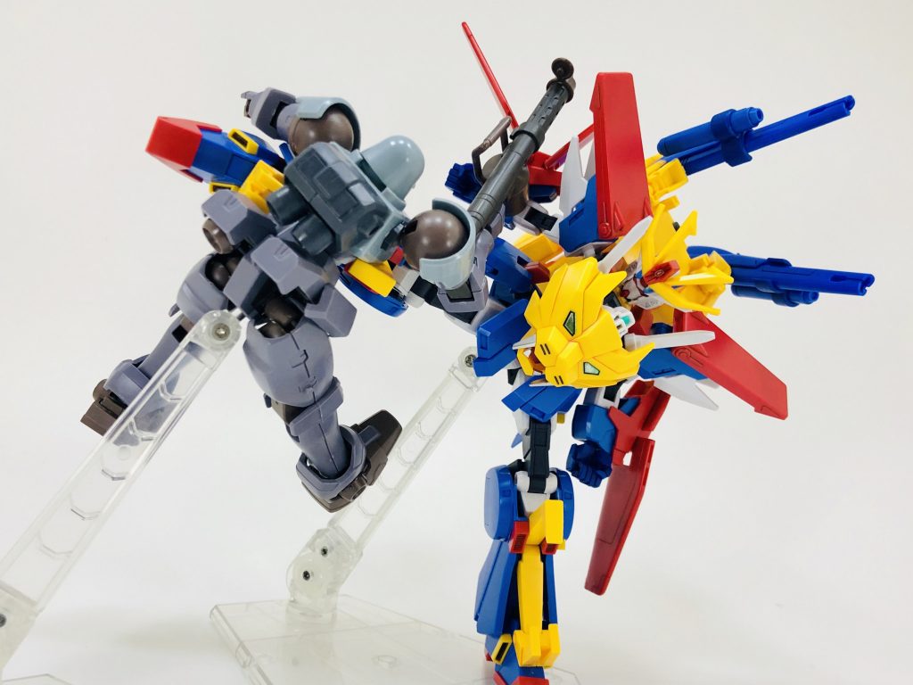 コアガンダムがベースになったことで可動範囲がトライオンから大幅に向上しました。