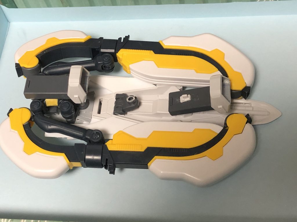 足場は足パーツと外装パーツで作製!!脚に引っ掛かる様にしました。