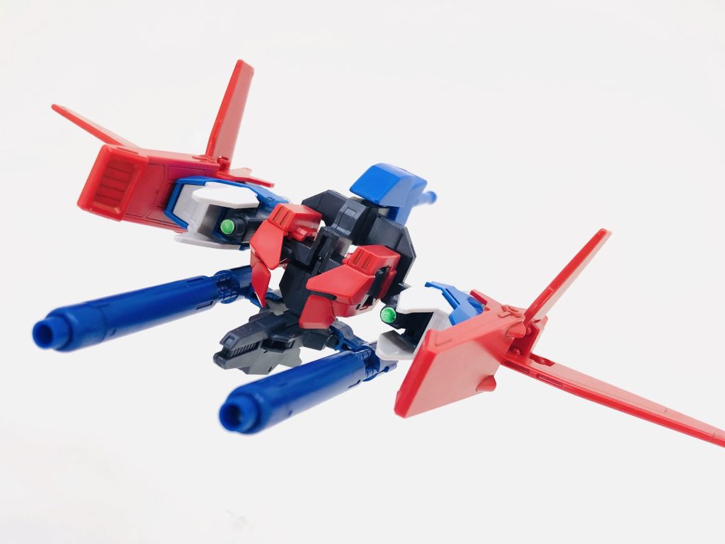 マリントライオン

各アーマーはコアガンダムと単体で合体し局地戦仕様に