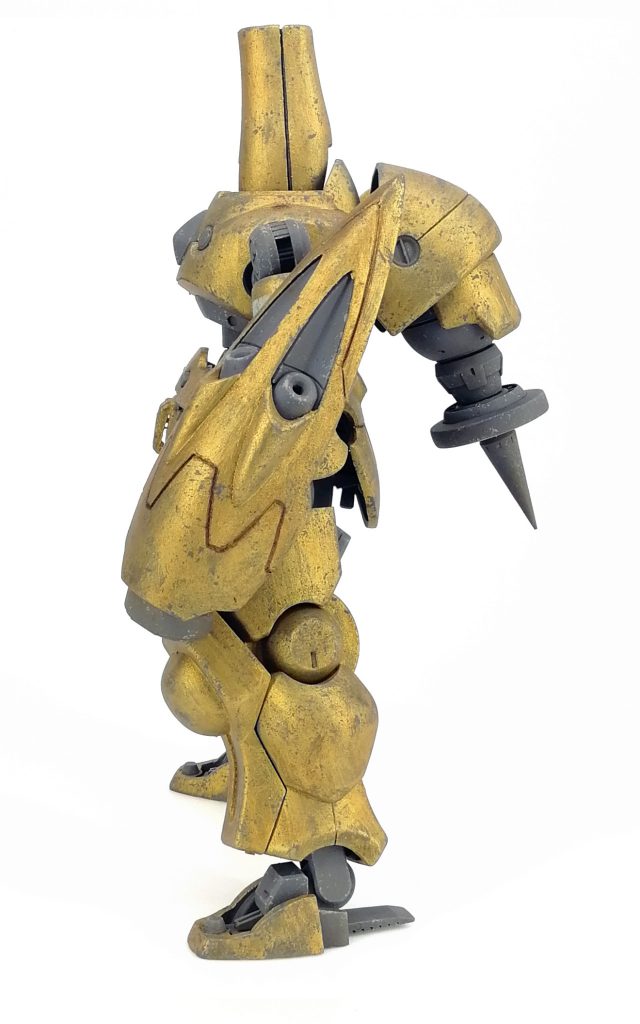 塗装は下地にメカサフヘヴィを塗って全体にドライブラシ、チッピングと軽いウォッシング。
一旦コートして各装甲をファレホ筆塗り。
AK236 ウォッシャブル添加剤を使用して剥がしています。
その後各ウェザリング塗料や油絵具で汚して仕上げました。
左腕の青いのは登録識別証みたいな感じ。