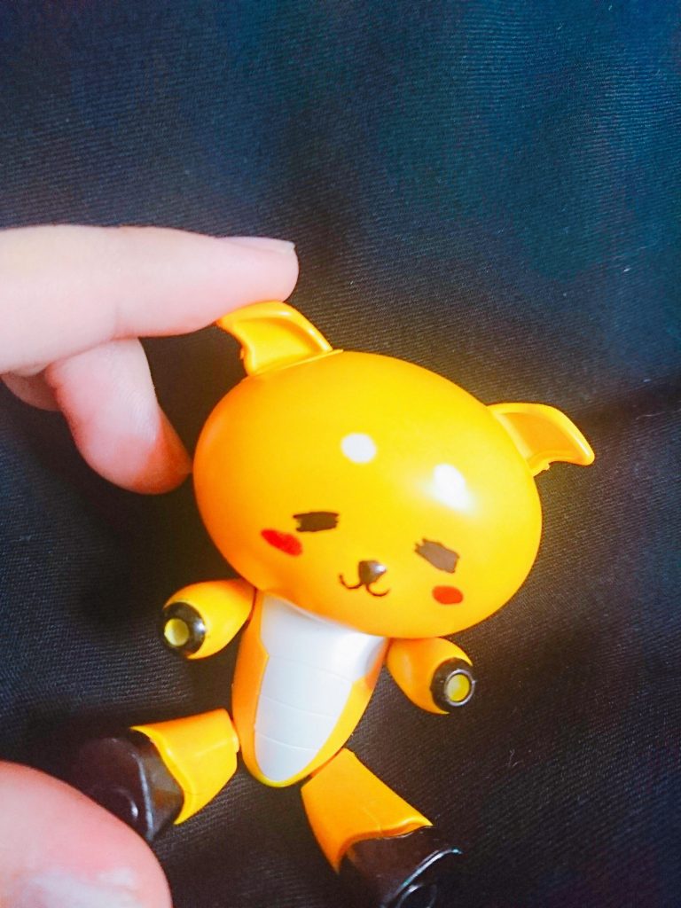 マスキングで眉の塗り分け…そしてお顔をカキカキ♪
その他を塗り分けて本体の完成!