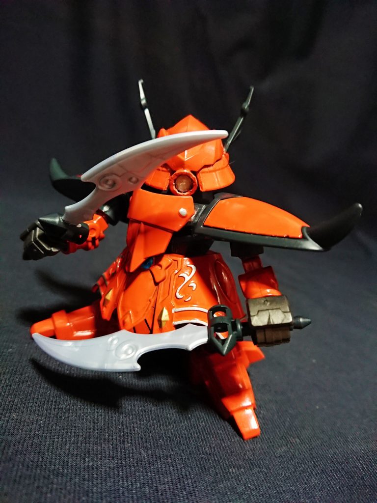 元項羽配下の将で後に漢の英傑の一人となり、国士無双や背水の陣の名句の元となった将。
龍且とは互いに敵対心を持ち戦場で幾度もぶつかってきた。
二丁の銀熱鉈は見た目以上の切れ味を誇り、攻の韓信 守の龍且、といったところからも相容れない仲である。