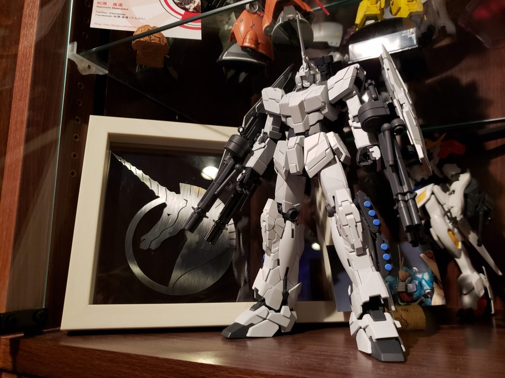 いまは僕の職場にこんな感じで展示しております。