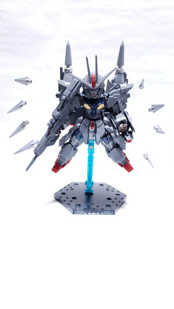 ドラグーン・システム
展開と可動ができる
可動軸はボールジョイント中を使ってます
自作のドラグーン用スタンドが白背景で消えちゃう嬉しい誤算(笑)