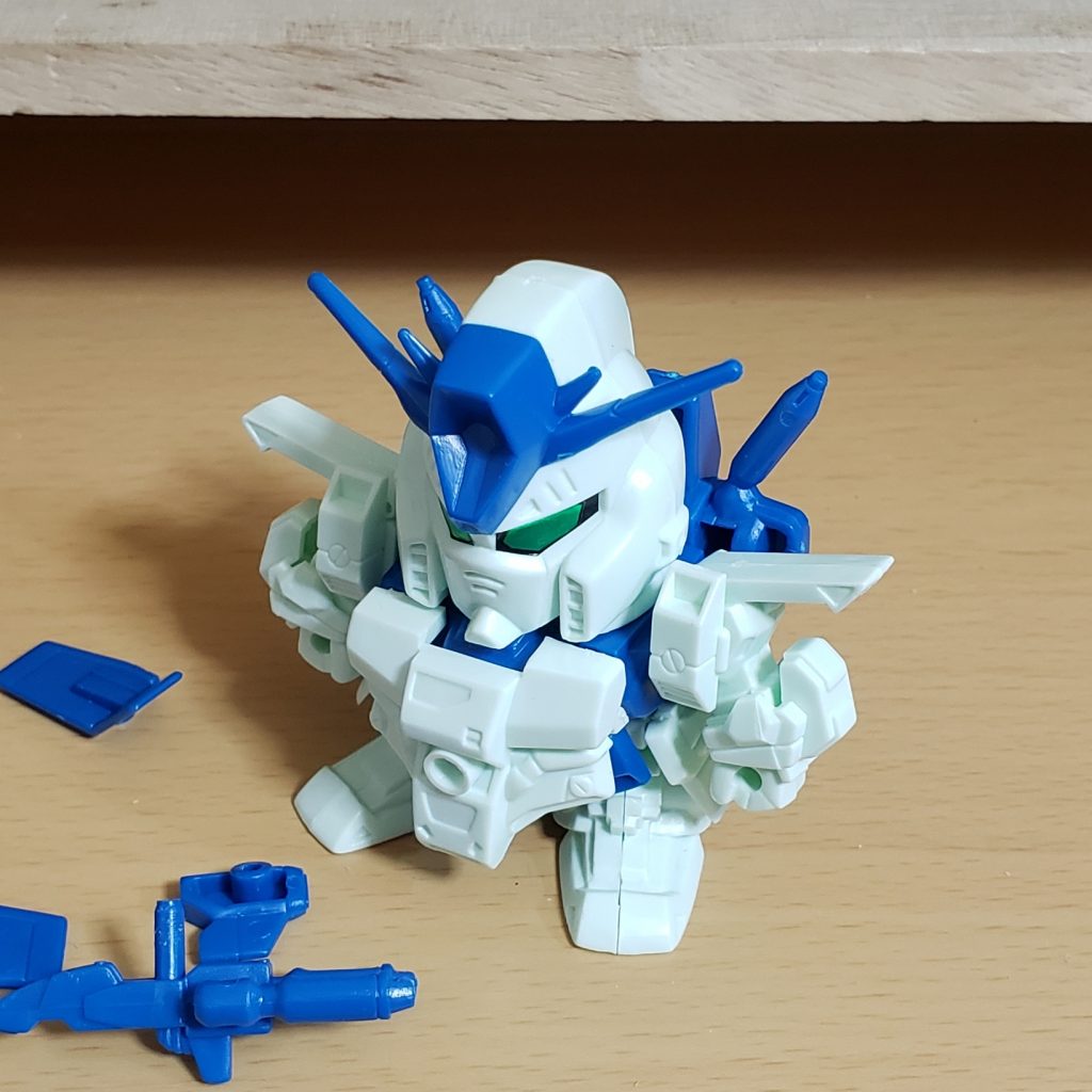 素組の色味の方が好きだったり。
というか額のハイメガキャノンを赤く塗るのが大変でした。