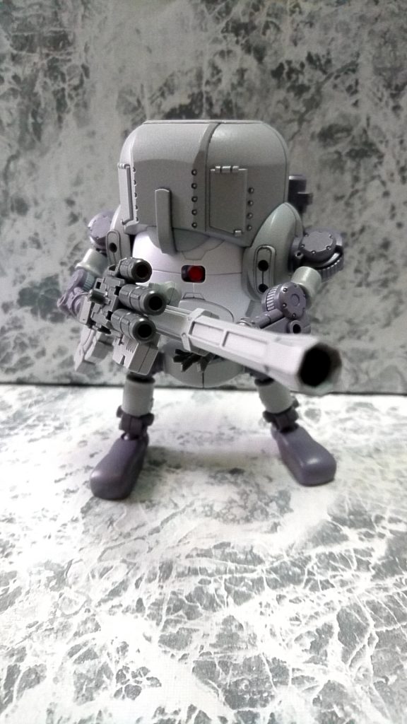 この感じ、クルミ割り人形にも
オモチャの兵隊にも見えるので
この武装でのポージング 気に入ってます!