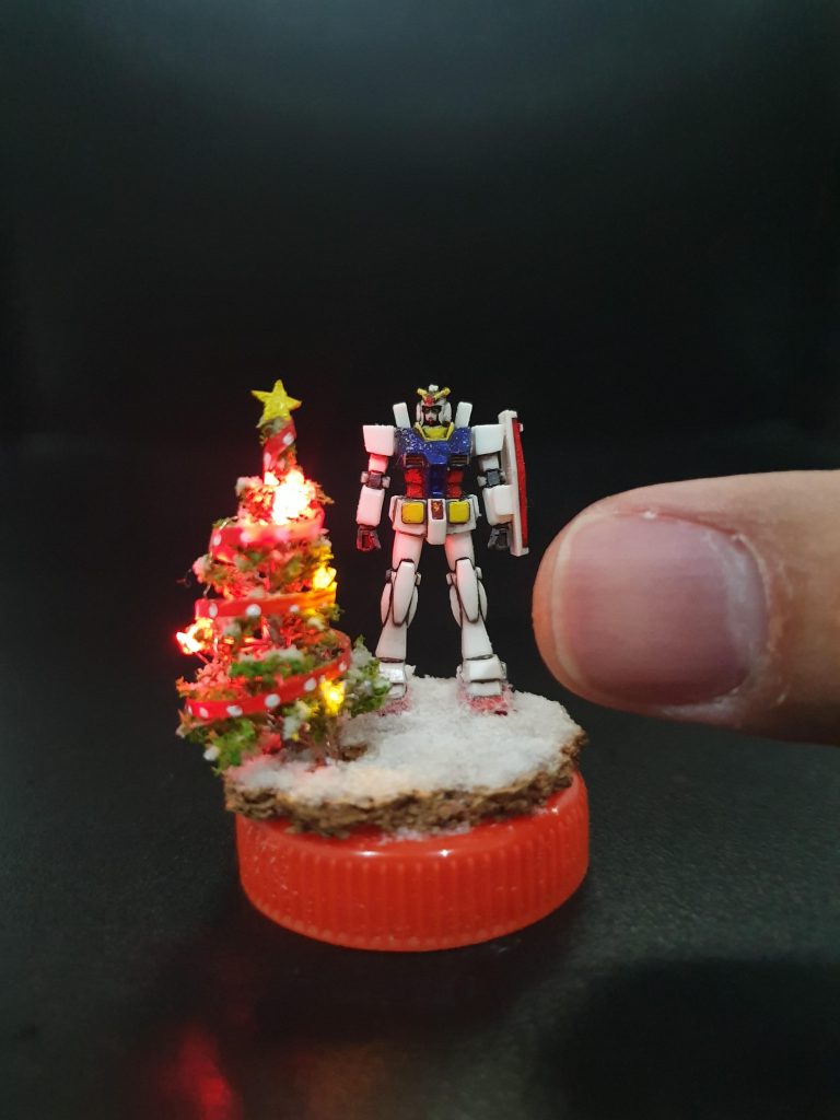 4 Led 1 3v battery , base from water bottle cap