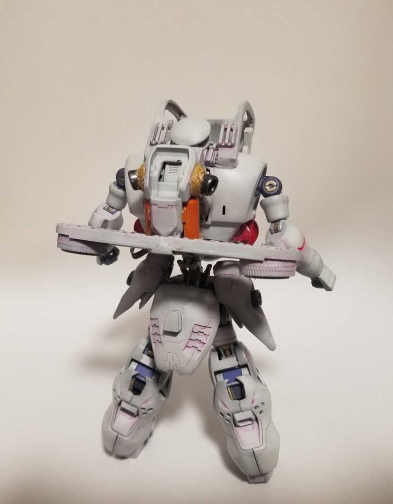 背面から
バーニア部分はシーリングっぽくしてます
バックパックは100均のショベルカーを使ってプロペラっぽく