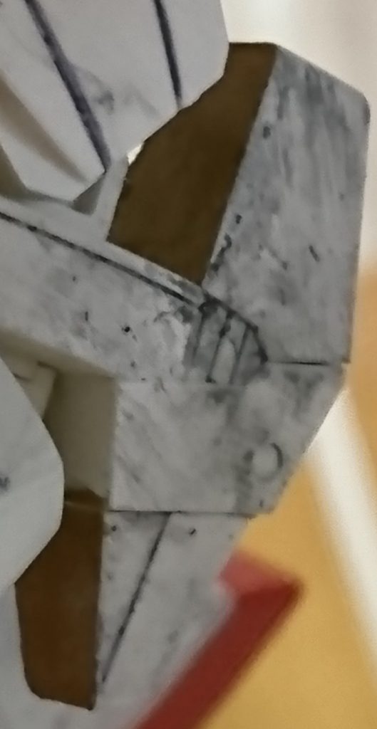 他にもエキパテも使用!エキパテ→溶きパテ→接着剤→瞬間カラーパテブラック→NAZCAカラースチールホワイト→最後はガンダムマーカーアドバンスのレッドゴールド