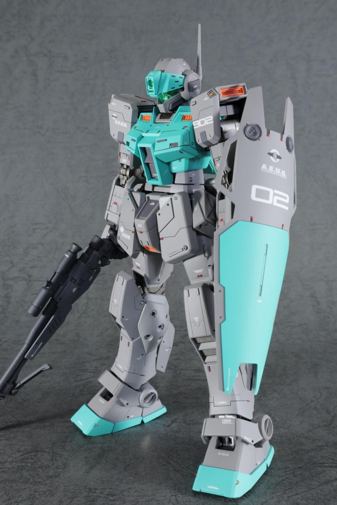 グレー基調にミントグリーンで清潔感ある塗装を目指しました。