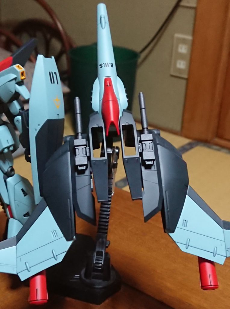 BWS
これ単体でも格好いい
そしてこれ単体でもめっちゃデカイ
そりゃCCA期MSの上半身すっぽり覆いますもんね
塗装ハゲや破損が怖いので合体はさせません(笑)