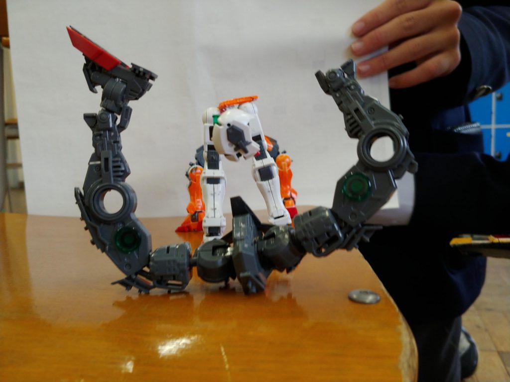 正面から撮ったガンプラ
カオスでしょ