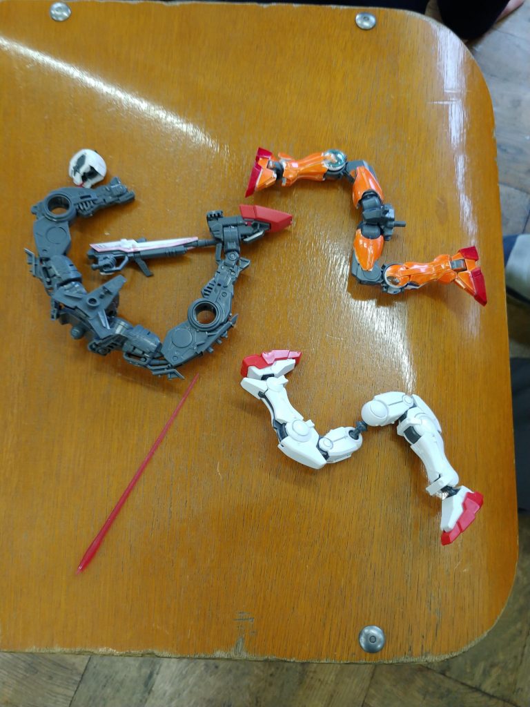 ガンプラをバラします