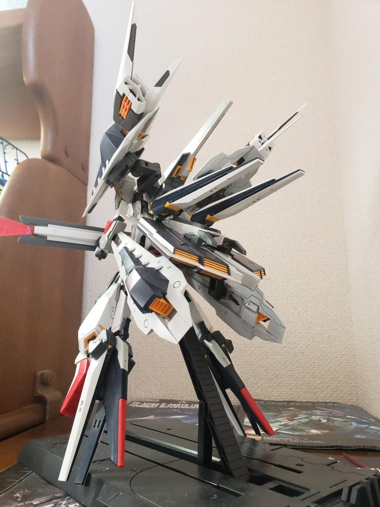 後ろから見たらZの面影はありません。

(これ絶対Zガンダムじゃないと思ったそこのあなた)

Very Exactly！！